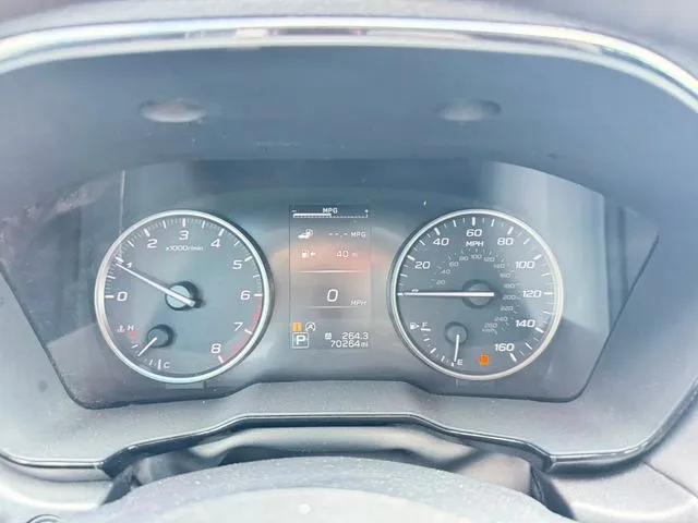 Subaru Legacy photo 11