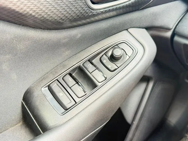 Subaru Legacy photo 12