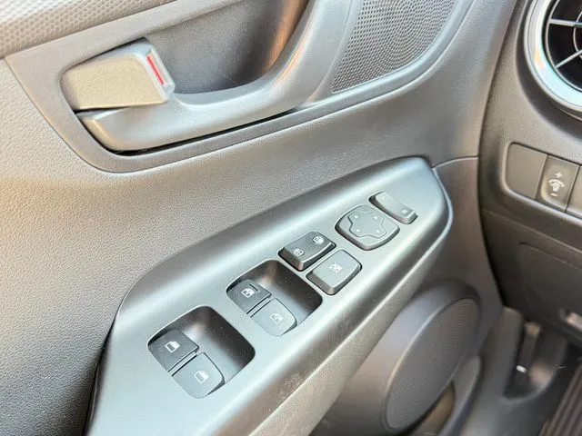 Hyundai Kona photo 19