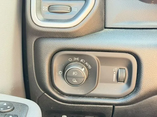 Ram 1500 photo 13