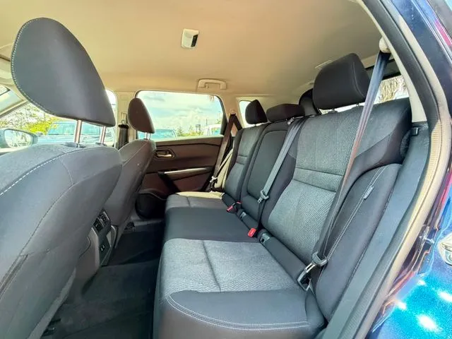 Nissan Rogue photo 30