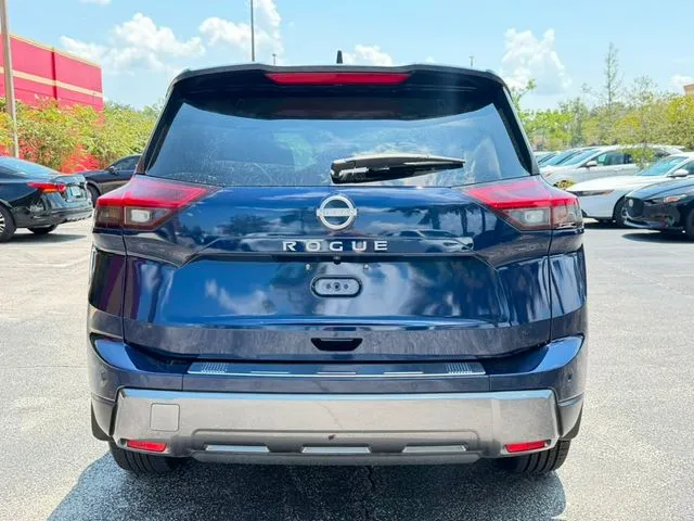 Nissan Rogue photo 8