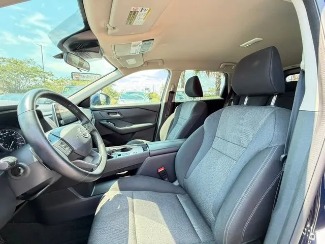 Nissan Rogue photo 18