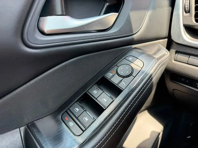 Nissan Rogue photo 16