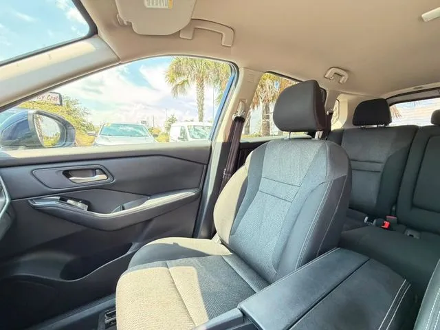 Nissan Rogue photo 20