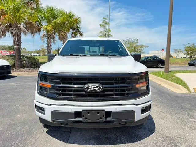 Ford F-150 photo 2