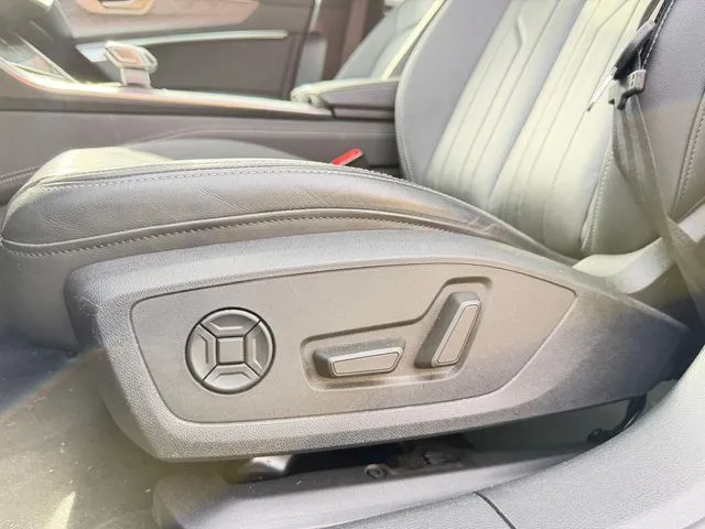 Audi A6 photo 12