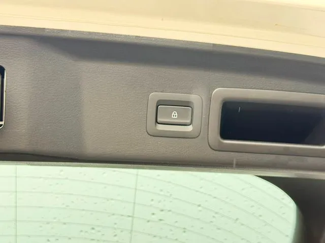 Mazda CX-30 photo 31
