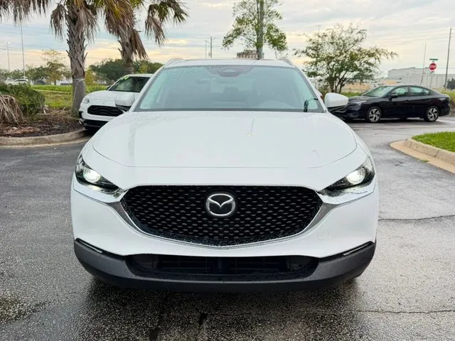 Mazda CX-30 photo 2