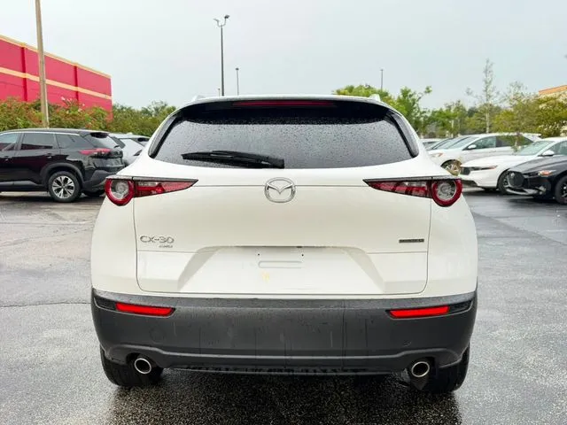 Mazda CX-30 photo 8