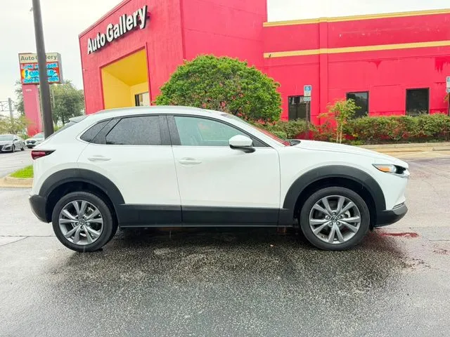 Mazda CX-30 photo 4