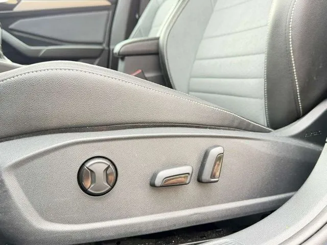 Volkswagen Jetta photo 22