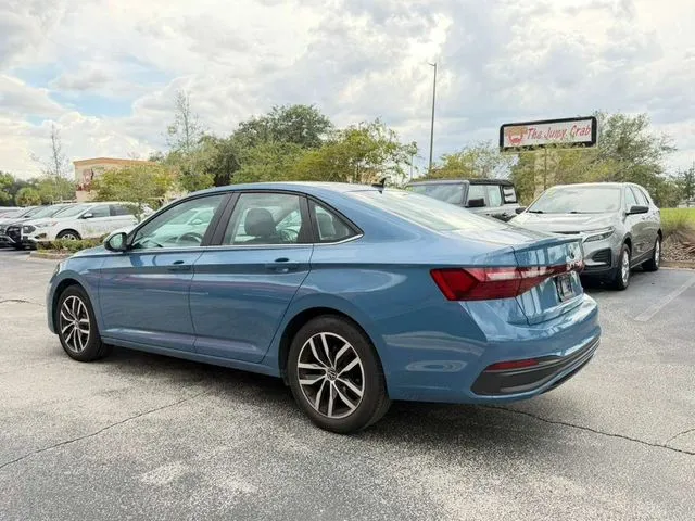 Volkswagen Jetta photo 7
