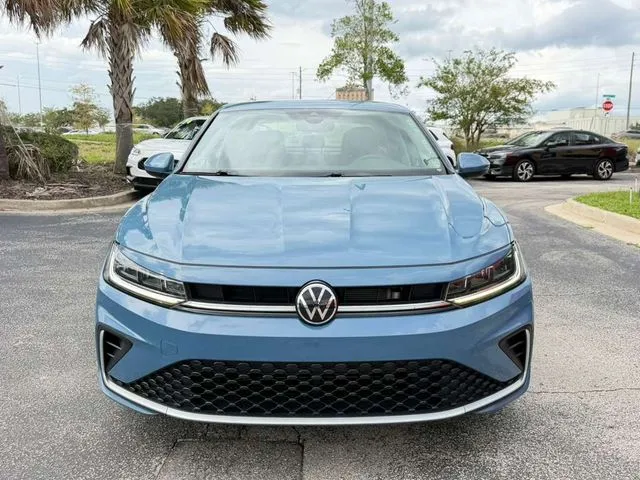 Volkswagen Jetta photo 2