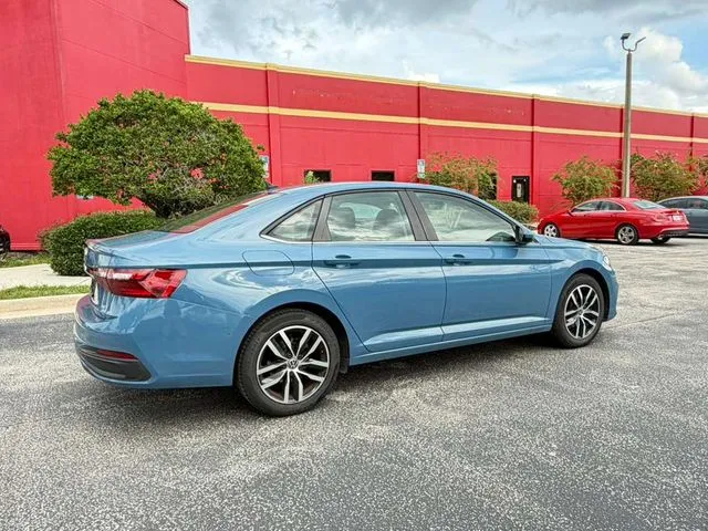 Volkswagen Jetta photo 6