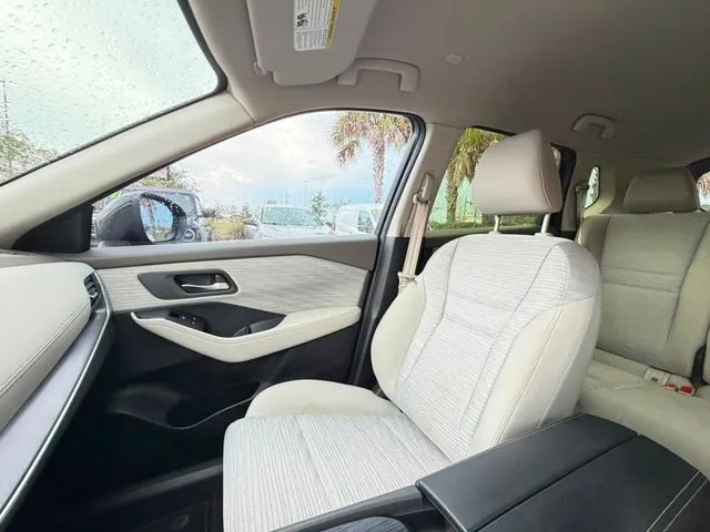 Nissan Rogue photo 25