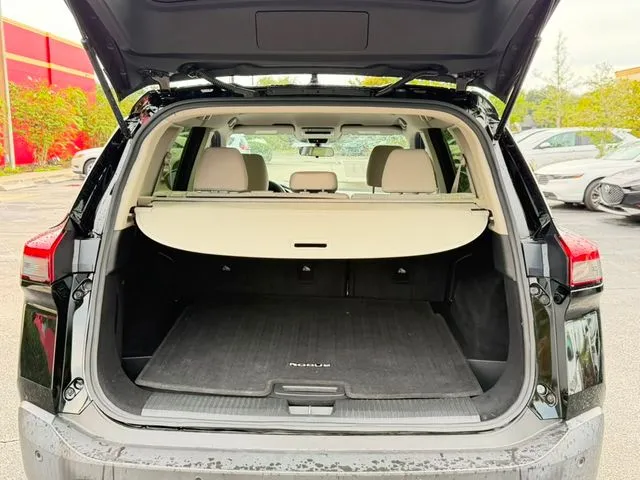 Nissan Rogue photo 8