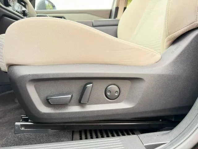 Nissan Rogue photo 24