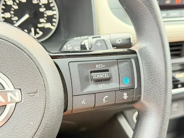 Nissan Rogue photo 21