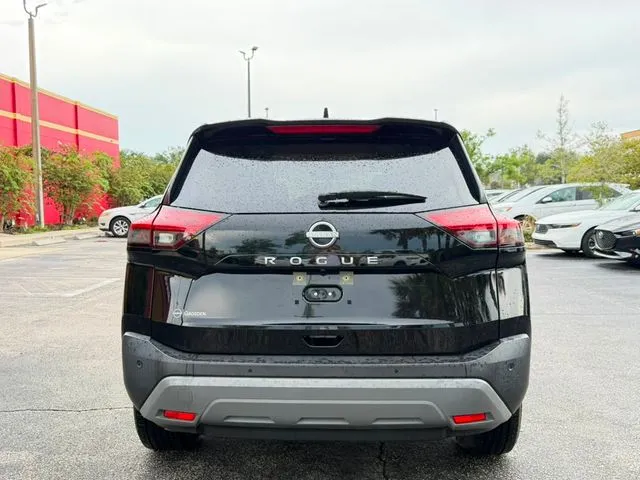 Nissan Rogue photo 9