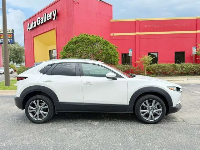 Mazda CX-30 photo 6