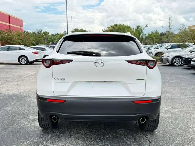 Mazda CX-30 photo 8