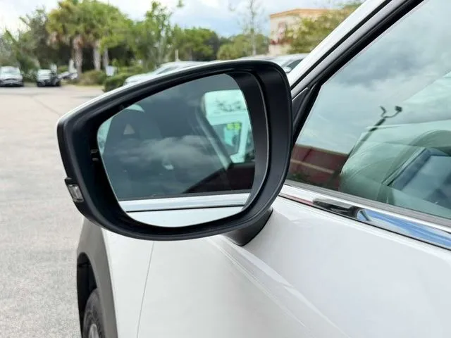 Mazda CX-30 photo 13