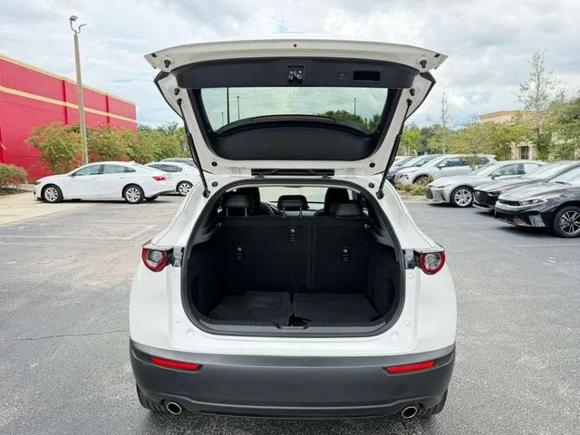 Mazda CX-30 photo 9