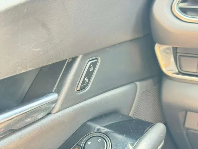 Mazda CX-30 photo 18