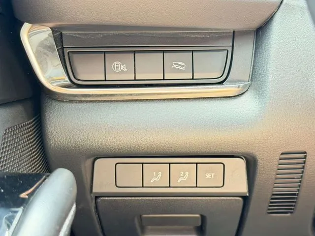 Mazda CX-30 photo 19