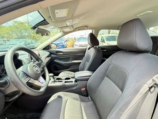 Nissan Altima photo 22