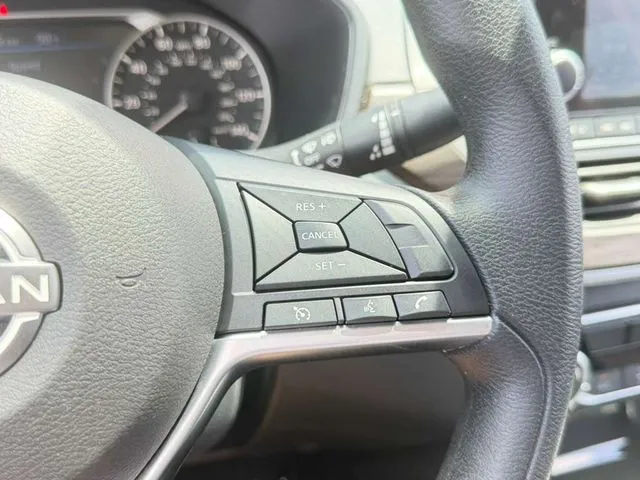 Nissan Altima photo 20
