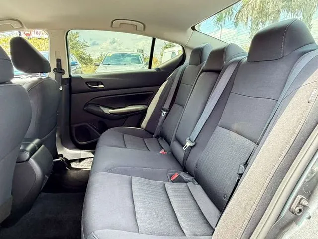 Nissan Altima photo 26
