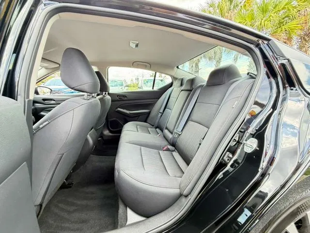 Nissan Altima photo 27