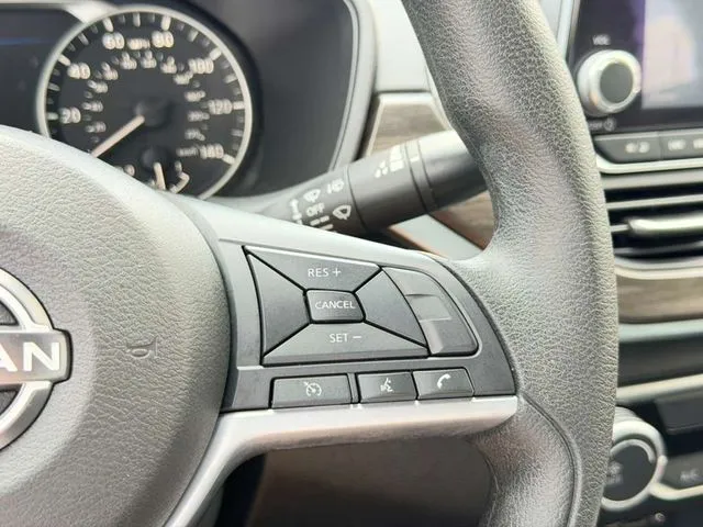 Nissan Altima photo 17