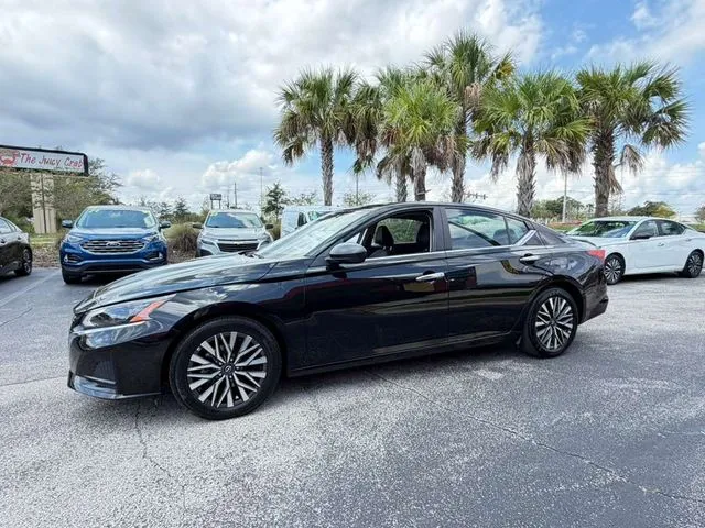 Nissan Altima photo 3