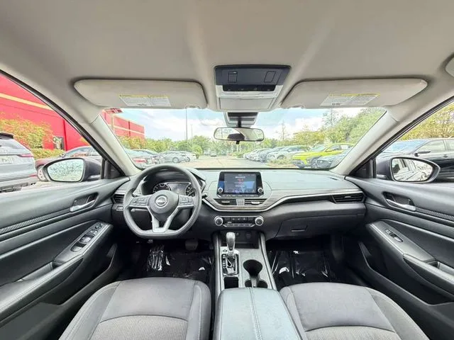Nissan Altima photo 28