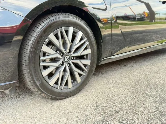 Nissan Altima photo 11