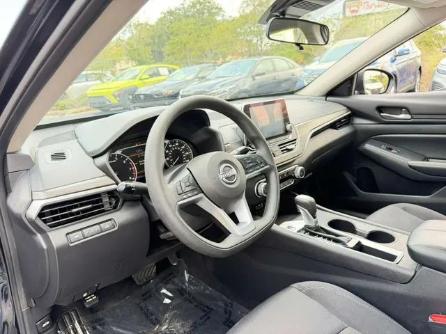 Nissan Altima photo 19