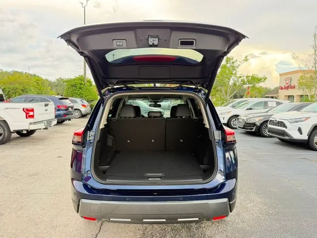 Nissan Rogue photo 9