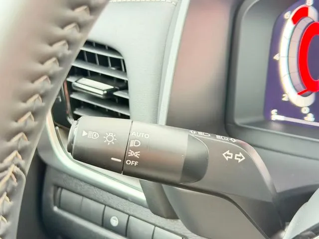 Nissan Rogue photo 14