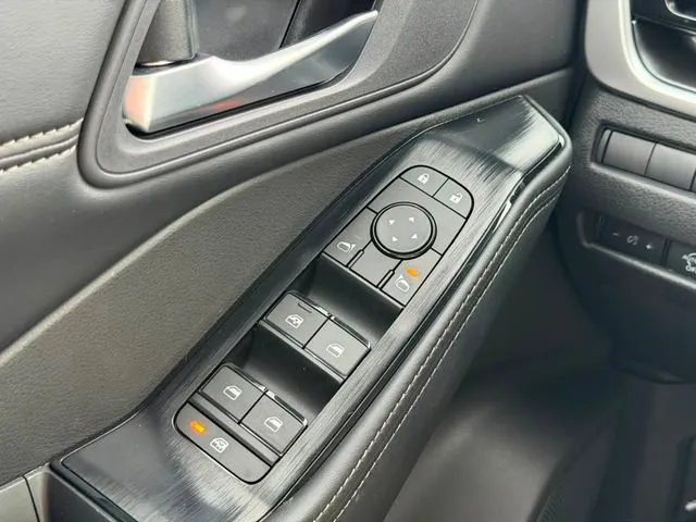 Nissan Rogue photo 17