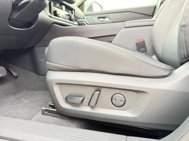 Nissan Rogue photo 24
