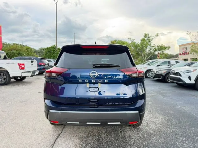 Nissan Rogue photo 8