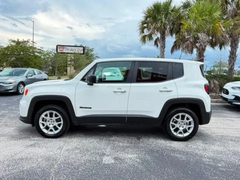 More photos of 2023 Jeep Renegade Latitude at Auto Gallery Jacksonville, FL