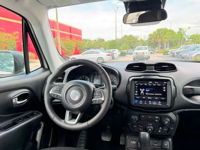 Jeep Renegade photo 16