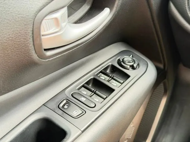 Jeep Renegade photo 17