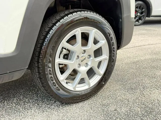 Jeep Renegade photo 12