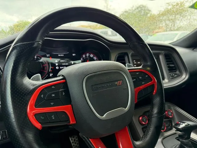 Dodge Challenger photo 18