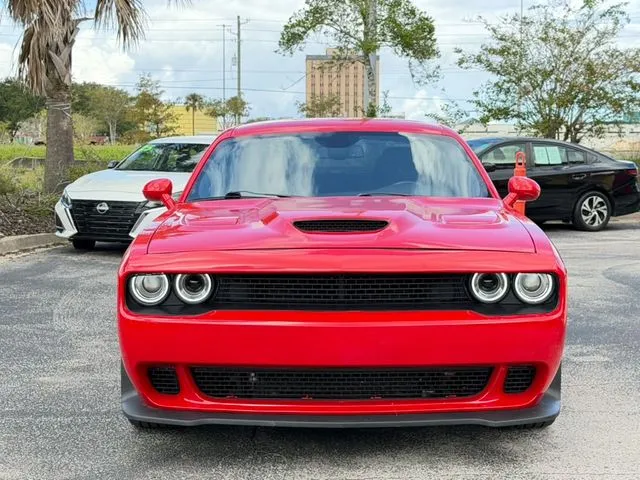 Dodge Challenger photo 2